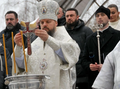 Йордан у Гідропарку: як у Києві святкували Водохреще-2026 та чому ПЦУ застерігає від «свята ополонки»