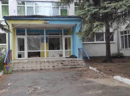 Третя спроба і той самий підрядник: як у Гостомелі відбудовують дитсадок