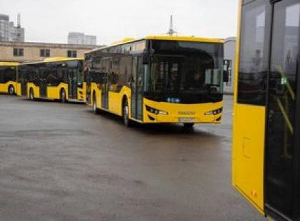 Чому гуманітарний транспорт не виходить на маршрути в Києві: відповідь уряду