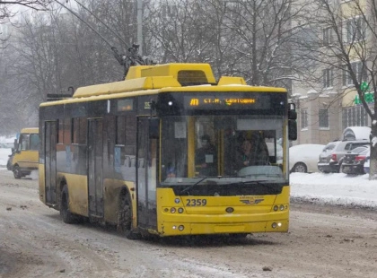 У Києві частково зупинився електротранспорт: як курсує громадський транспорт сьогодні
