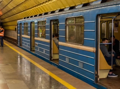 Спецрейс через Дніпро: київське метро запровадило потяг-експрес без зупинок на деяких станціях