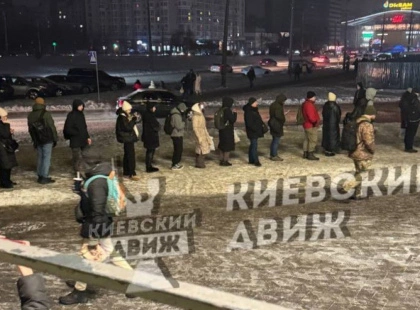 Транспортна криза в Києві: чому зупинки переповнені, а автобусів бракує