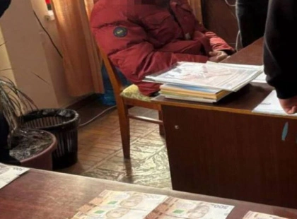 Хабар за приміщення без договору: на Київщині викрили посадовця «Київського племконецентру»
