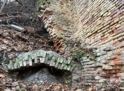 На Замковій горі в Києві знайшли забуту 150-річну стіну Флорівського монастиря