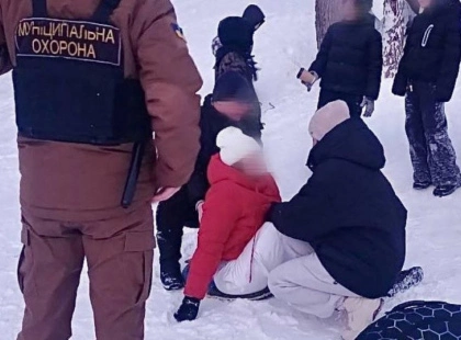 Зимові розваги з наслідками: у парку «Відрадний» прогулянка на санках закінчилася госпіталізацією
