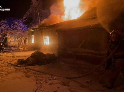 Пожежа в господарській будівлі на Фастівщині: чоловіка госпіталізували з опіками