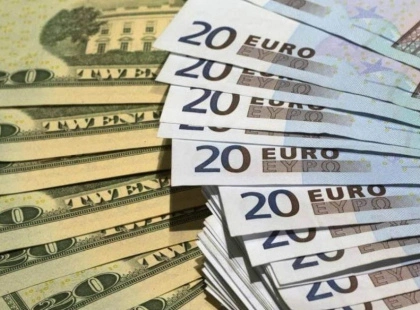 Долар б’є рекорди: НБУ встановив курс на рівні 43,39 грн, а з понеділка валюта може знову здорожчати