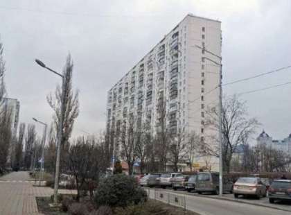 Дев'ять діб у крижаній пастці: на Русанівці цілий під’їзд замерзає за температури +1°C