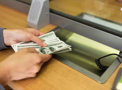 Курс валют у Києві : де купити й продати долар та євро вигідніше