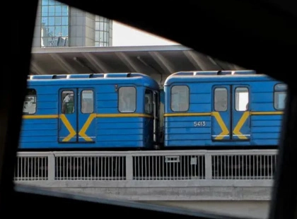 «Червона» лінія поступово відновлюється: дві станції на лівому березі вже працюють