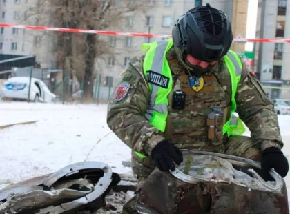 Ракета з бойовим зарядом упала поруч із будинками: що відомо про інцидент у Києві