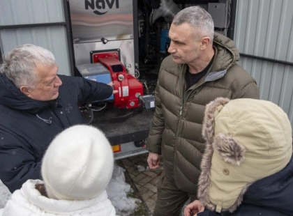 Школи Троєщини переобладнують під пункти ночівлі та обігріву — мер
