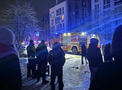 Удар по багатоповерхівці на Київщині: двоє загиблих, дитині надали допомогу