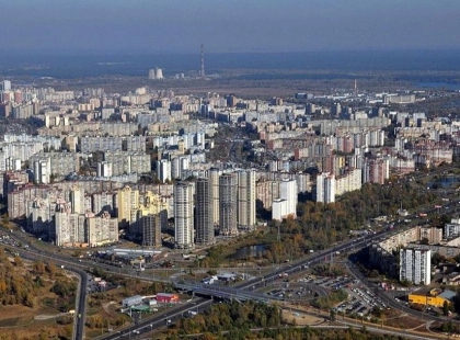 У Києві поступово відновлюють тепло: частину Троєщини вже підключили
