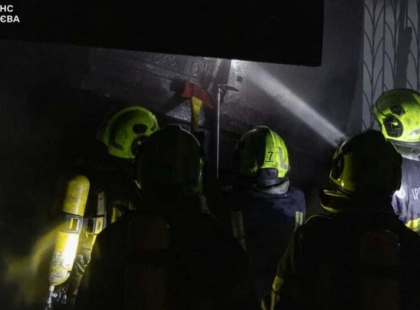 Вогонь не вщухав дві години: на Подолі згорів двоповерховий гараж