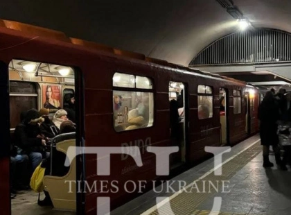 Світло зникло в метро: блекаут на станції «Хрещатик»