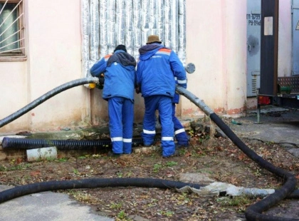 В Києві воду подали в усі райони, а тисяча будинків досі без опалення