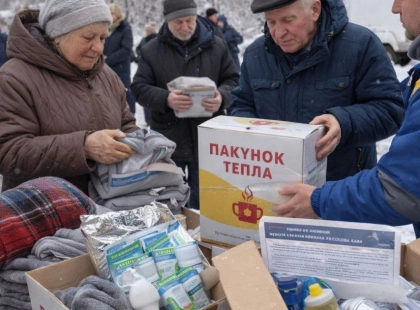 Зігріють кожну оселю: у Києві почали видачу спеціальних наборів для зими. Як потрапити у список?