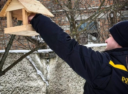 Рятувальники Білої Церкви дбають про птахів у період зимових морозів