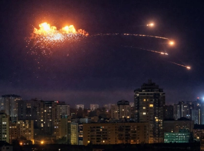 У Києві через нічну атаку пошкоджено багатоповерхівки та заклад освіти