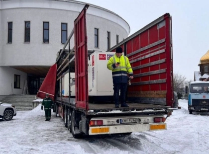 Світло від Кракова до Києва: Подільський та Голосіївський райони отримали потужні генератори від УГКЦ