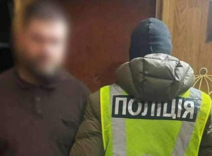 Наркошоп у квартирі: на Солом’янці затримали рецидивіста, який продавав амфетамін прямо з рук