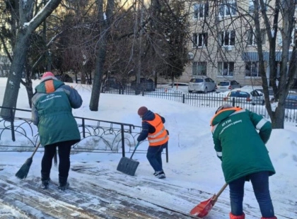 Столиця під снігом, але рух є: сотні комунальників працюють на дорогах