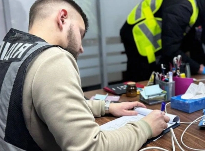 Нелегальна міграція за готівку: у столиці діяла схема з підробленими документами