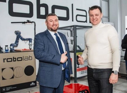 Роботи замість макетів: у КНУБА відкрили RoboLab - першу роботизовану лабораторію для студентів