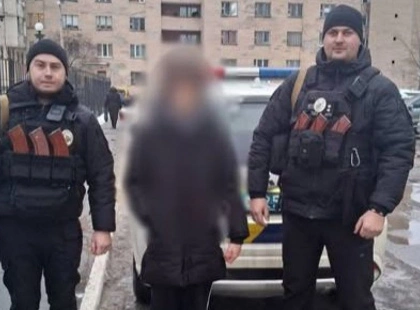 Поліцейські Києва за дві хвилини врятували 15-річного підлітка на Оболоні
