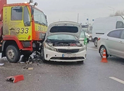 На Теремках сталася ДТП за участі шести авто: ймовірна причина - ожеледиця