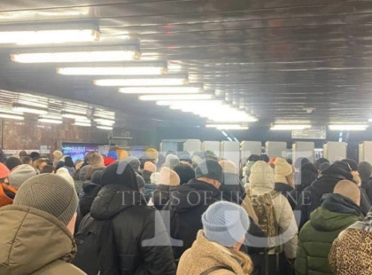На станції метро «Позняки» у Києві проблеми з оплатою проїзду: працюють лише QR-коди