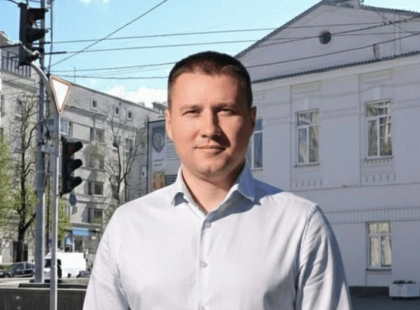 Поліклініку біля метро «Арсенальна» реставруватимуть медики: замовника робіт у Києві змінили