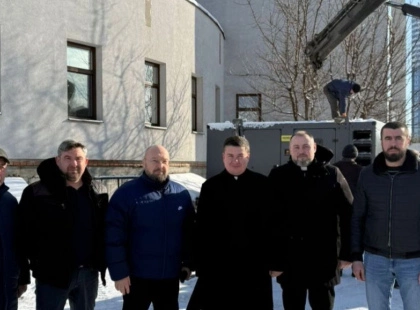 Київський спортивний ліцей отримав потужний генератор від благодійників