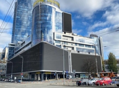 У торговому центрі біля Палацу спорту сталася масова бійка молоді