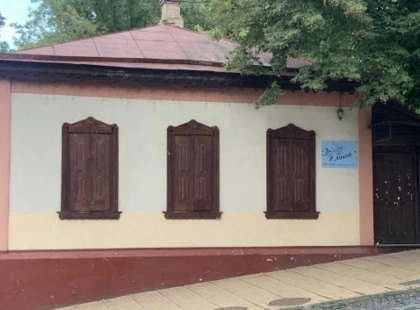 Суд арештував найстарішу дерев’яну садибу на Андріївському узвозі: роботи заборонено