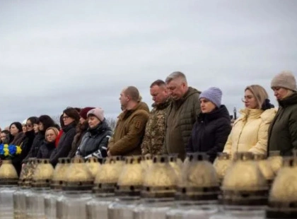 У Мощуні та Гостомелі вшанували полеглих воїнів: родинам передали державні нагороди
