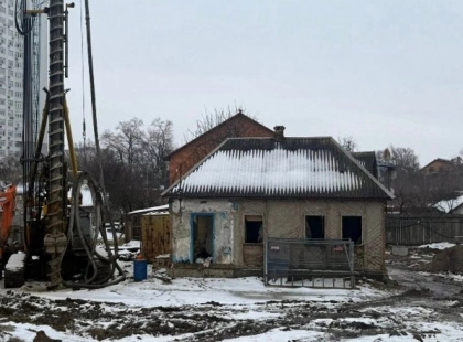 На Осокорках зносять стару дерев’яну садибу кінця XVIII століття: на її місці хочуть звести 24-поверхівку
