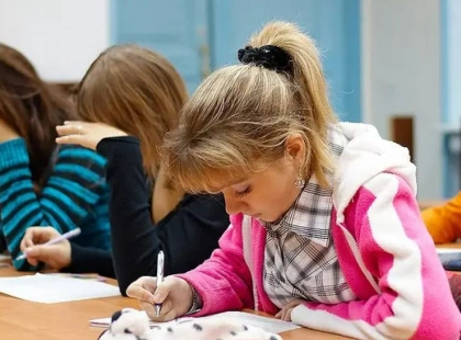 Майже 80% київських шкіл повернулися до очного навчання після атак на енергетику