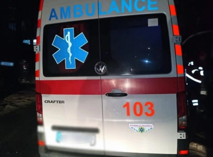 Напав на тих, хто рятує життя: у Києві чоловік побив працівницю швидкої