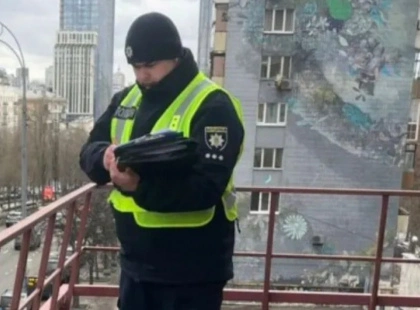 У Печерському районі Києва чоловік загинув, вистрибнувши з 23-го поверху