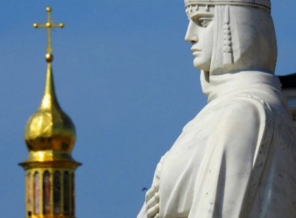 Пам’ятник княгині Ользі: столичний монумент, який двічі стояв на Михайлівській площі
