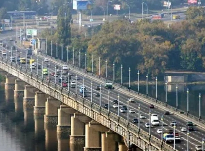 Міст Патона у Києві можна використовувати, але з обмеженнями: що відомо про стан переправи