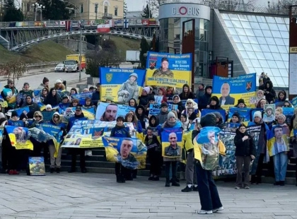 «Не мовчи про полон»: на Майдані Незалежності в Києві зібралися понад 500 родичів військовополонених
