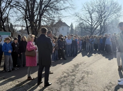 Чеські діти рятують дитинство українців: у Празі збирають гроші на генератори для шкіл Києва
