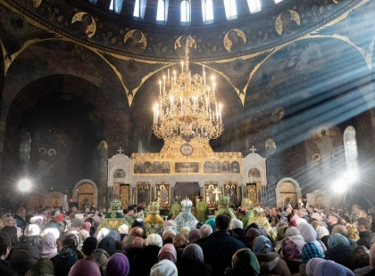 Вперше без «русского мира»: у Лаврі вперше за два роки відкрили Ближні печери та молилися українською