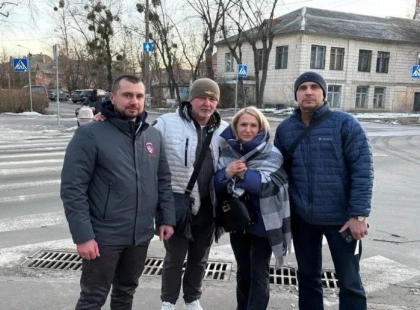 Затягнули всередину та відібрали телефон: біля ТЦК у Києві напали на адвокатку