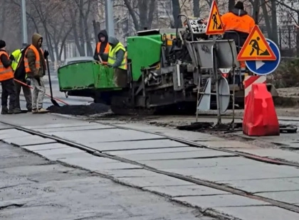 У Києві частково обмежуватимуть рух у двох районах через ремонт доріг