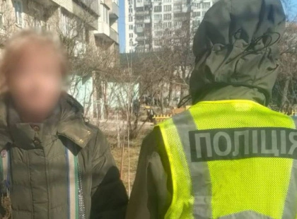 Киянка намагалася «виховати» собаку побиттям: їй загрожує штраф