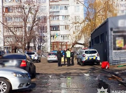 Трагедія на Березняках: киянин до смерті побив літню сусідку прямо у дворі